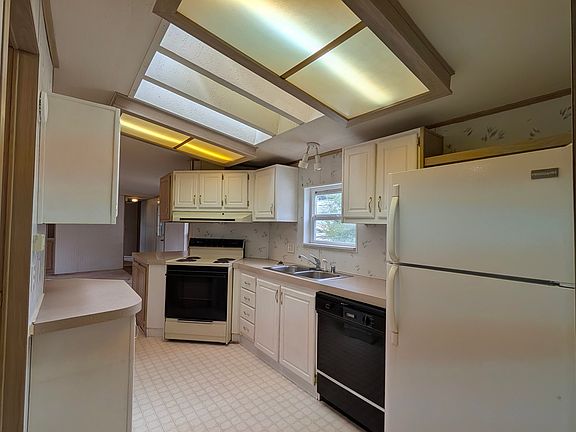 5th image of 7800 E Alki Ave Trailer 6