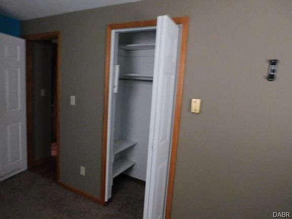 4th image of 2865 Gladstone St