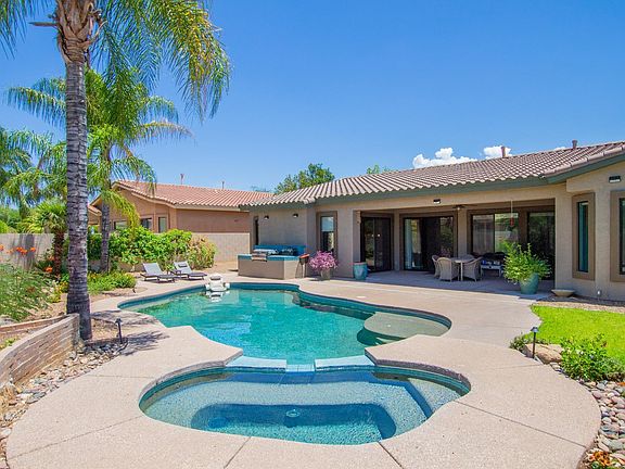 3rd image of 11895 N Thornbush Dr