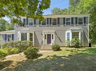 17 Laurel Hill Dr, Randolph, NJ 07869