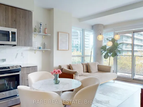 50 Bruyeres Mews #905, Toronto, ON M5V 0H8