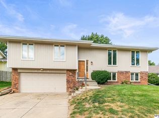 1866 N 150th Plz, Omaha, NE 68154