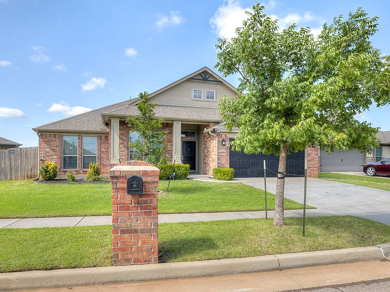 18705 Vivo Dr — Photo 2