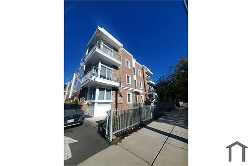 195 Lincoln Ave Photo 1