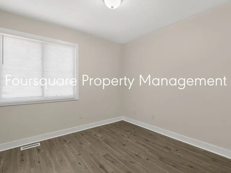 1105 Timber Dr — Photo 33