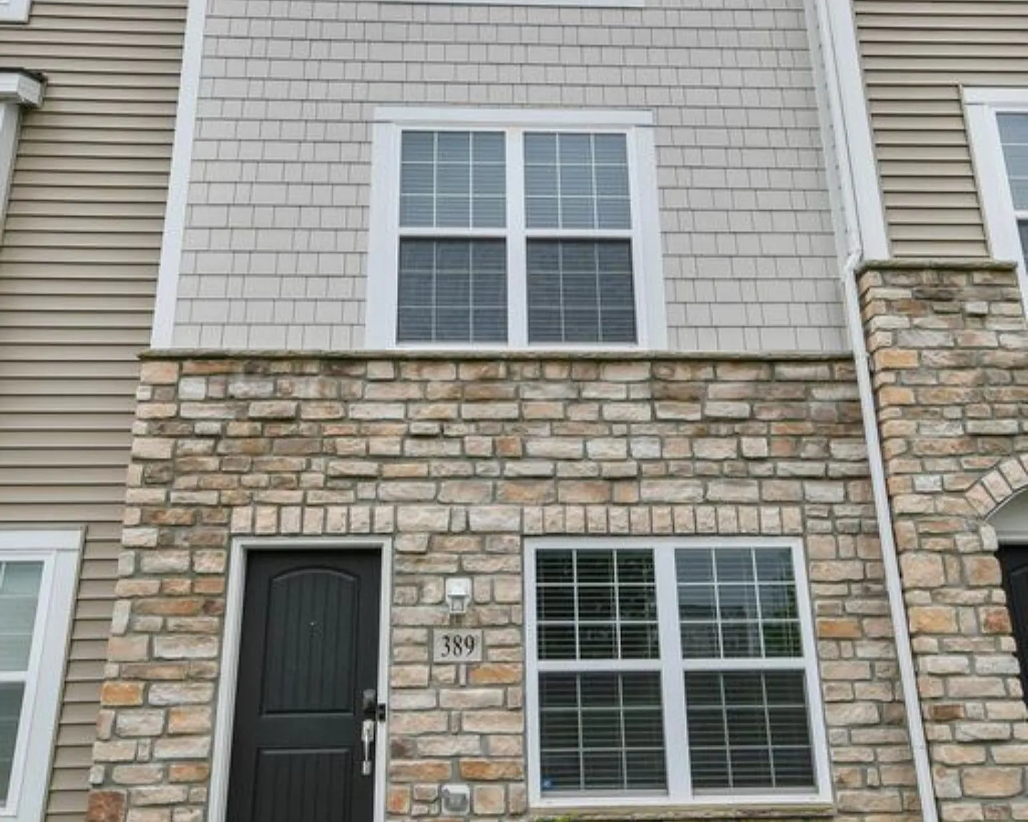 389 Laurel Creek St — Photo 2