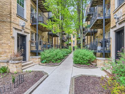 2241 N Lincoln Ave APT 1A, Chicago, IL, 60614