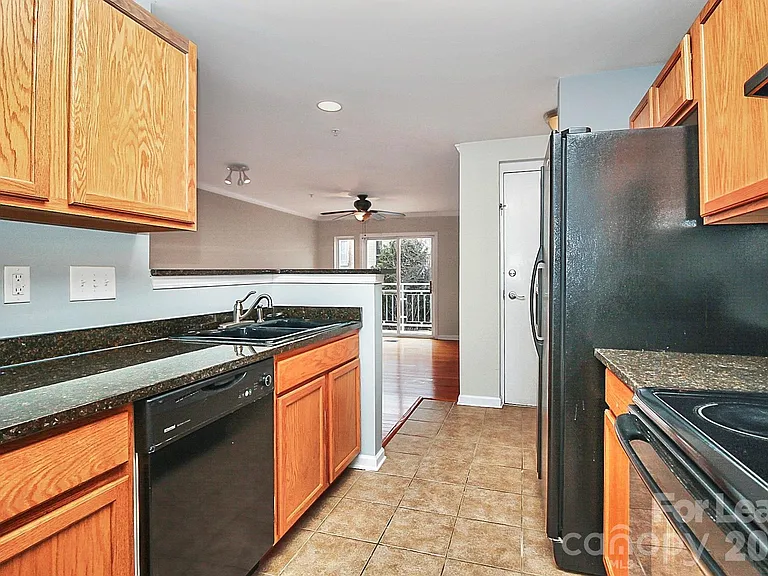621 Raphael Pl — Photo 8
