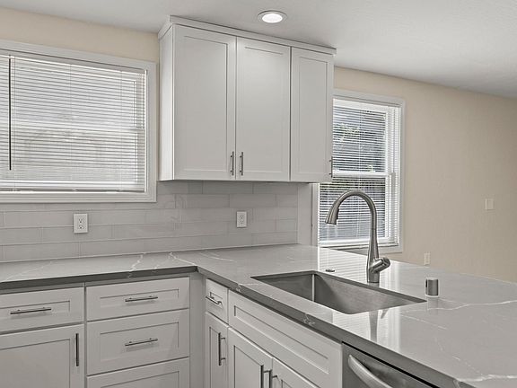 5th image of 615 13th St