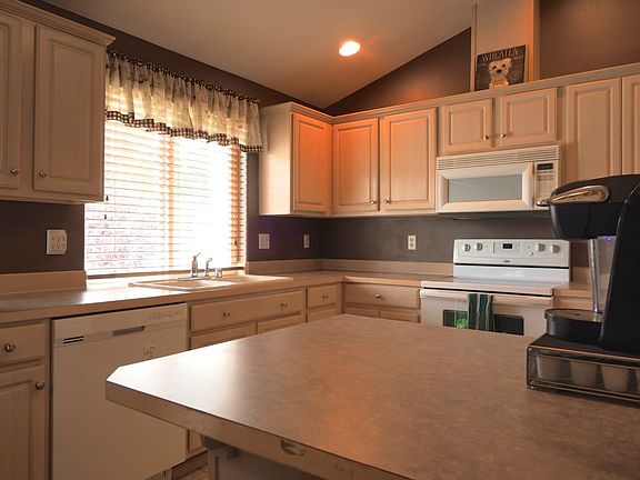 5th image of 21902 65th Avenue Ct E