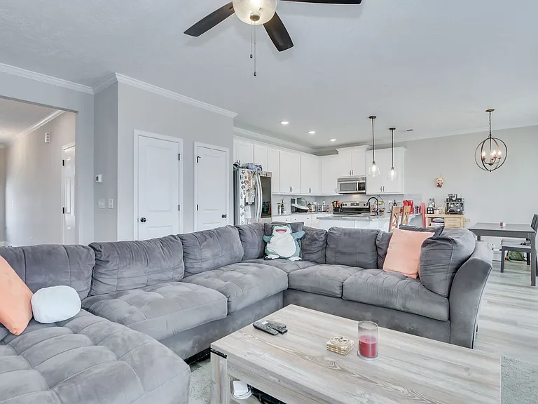 716 Navan Ln — Photo 10