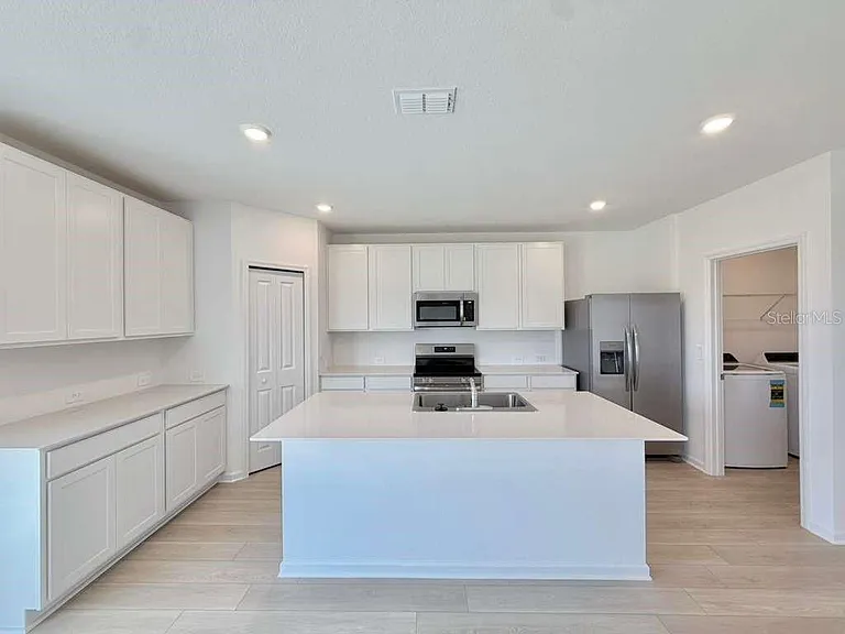 6472 Domizio Dr — Photo 5