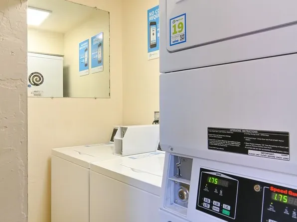 Hess Apartments, 1390 Alder St APT 201, Eugene, OR 97401