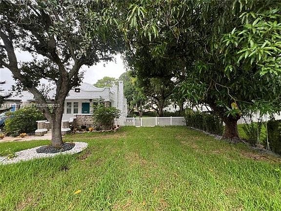 5th image of 130 SW 1st Ave #0