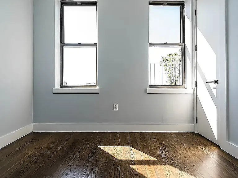 412 Suydam St #4R — Photo 11