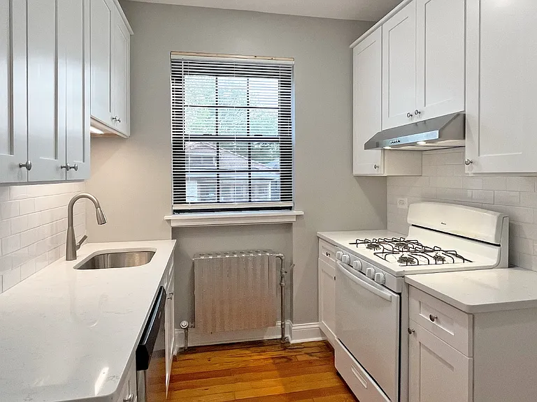 415-425 S. Taylor Ave. — Photo 2