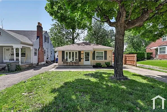 1947 Parkhill Dr