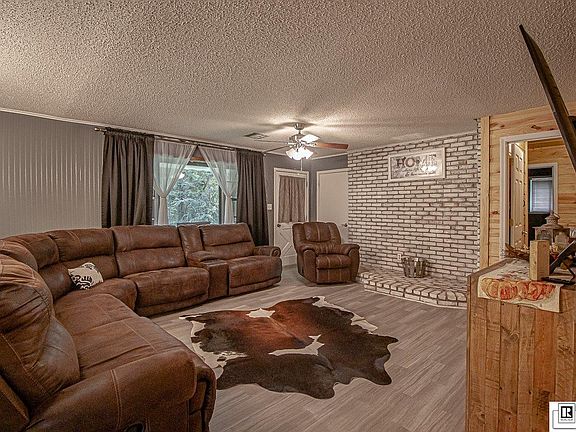 3rd image of 5369 Crestwood Dr