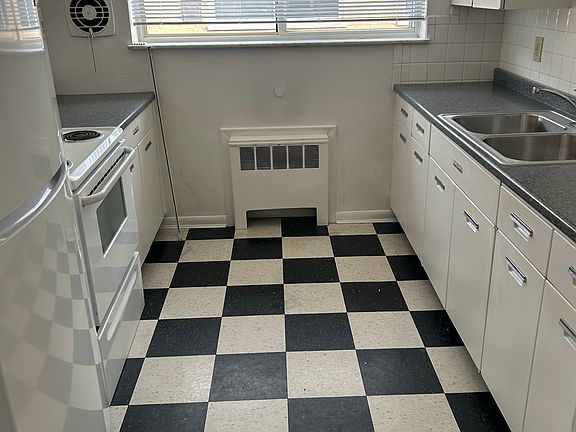 4th image of 2505 Vera Ave #3