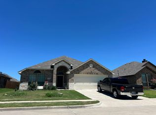 414 Lucky Landing Dr, Wilmer, TX 75172
