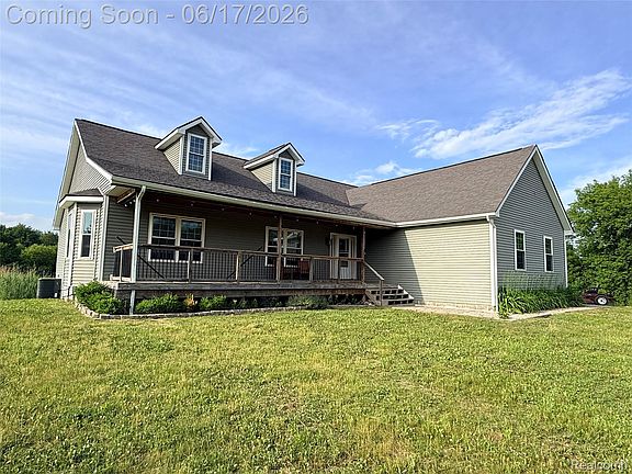 2nd image of 2543 Greenwood Rd