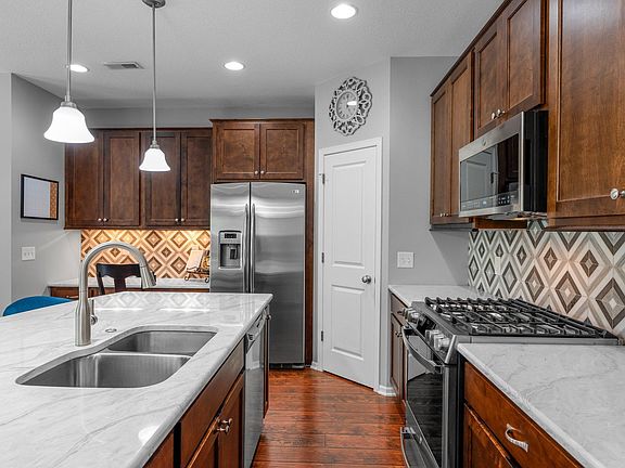 3rd image of 12266 Midway Cir NE
