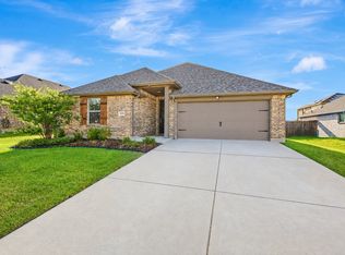 3020 Cliffview Dr, Sanger, TX 76266