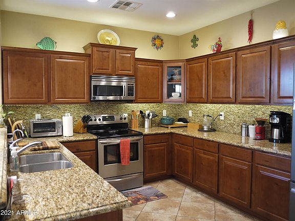 4th image of 3618 N 38th St Unit 13