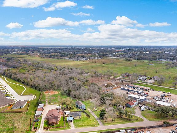 4th image of 1806 Fm 528/munson Rd