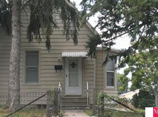 3724 R St, Omaha, NE 68107