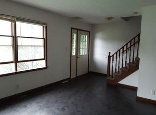 421 Woodlawn Ave, Chesterton, IN 46304