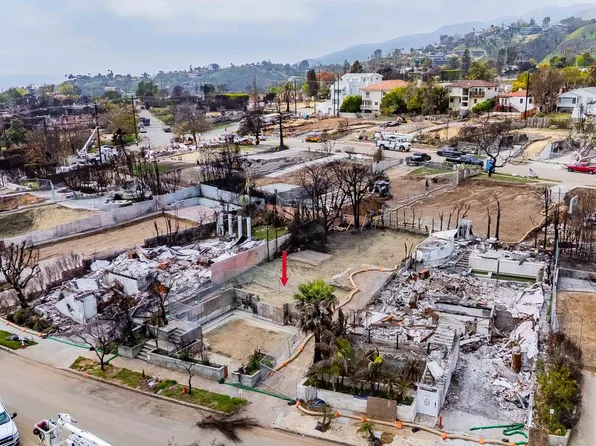 16755 Bollinger Dr, Pacific Palisades, CA 90272