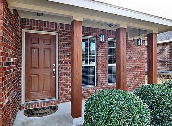 5th image of 1606 Tanglewood Dr