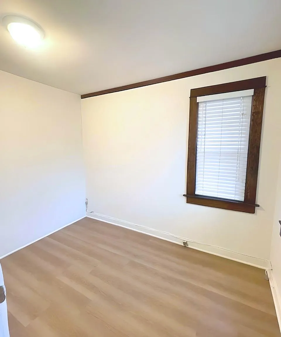 3 bed, 1150 sqft, $2,600 — Photo 2
