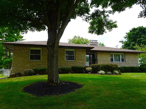 4th image of 987 Norway Dr