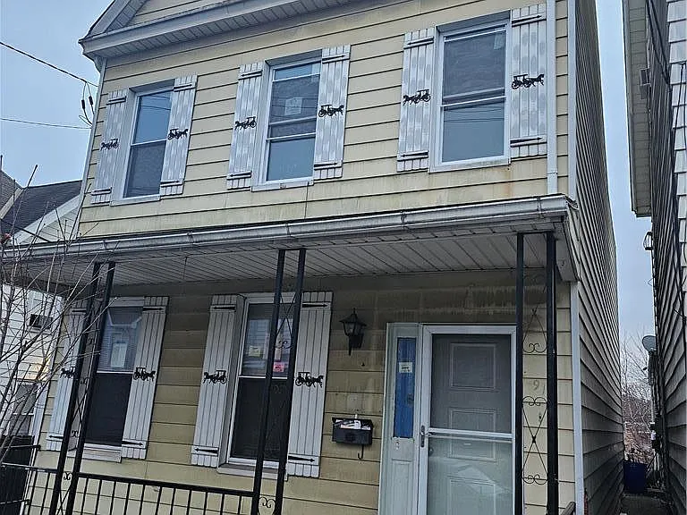 912 Spring Garden St — Photo 1