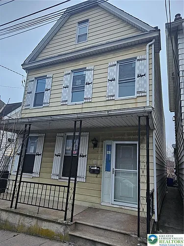 912 Spring Garden St Photo 1