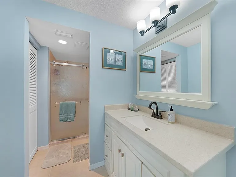 240 Lewis Cir #513 — Photo 13