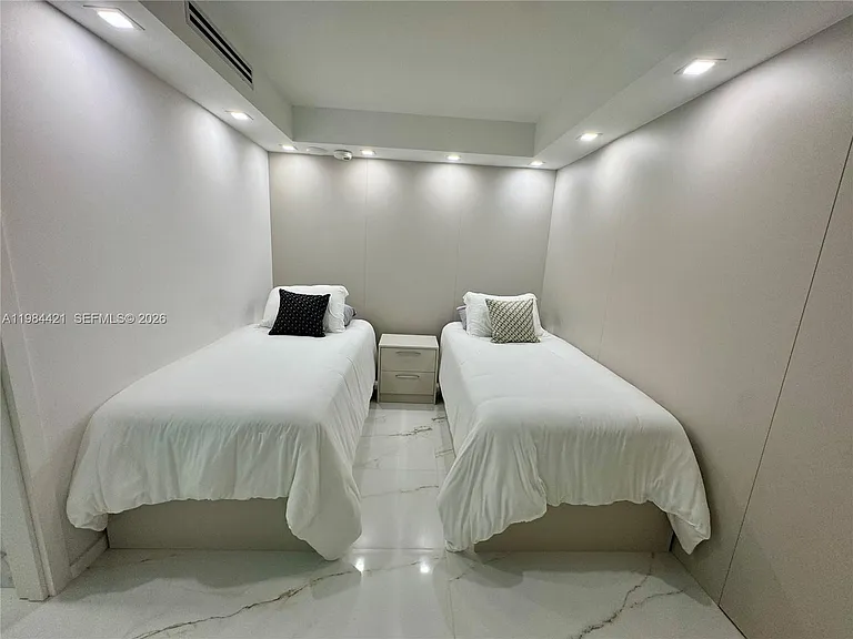 9801 Collins Ave #20E — Photo 21