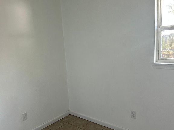 5th image of 2825 7th Ave