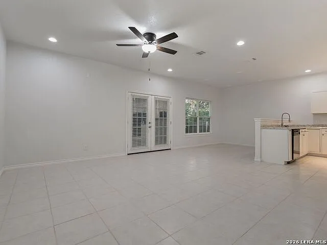 3 bed, 2.5 bath, 1540 sqft, $1,800 — Photo 2