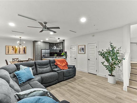 2nd image of 1213 E Daffodil Unit D