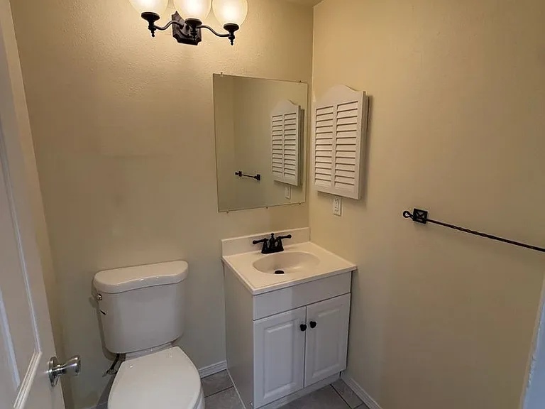 2735 Almaden St — Photo 11