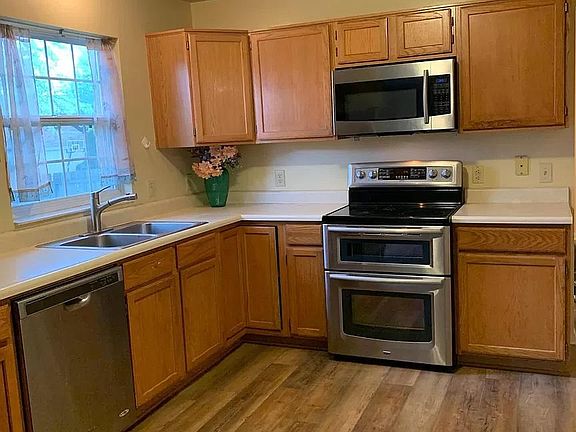 3rd image of 6059 Polonius Ct