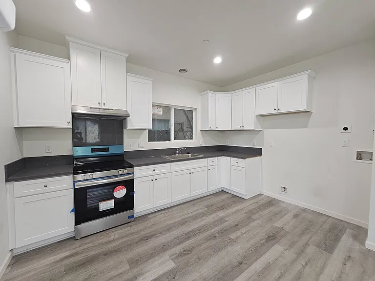 10812 E Klingerman St #1/2 — Photo 7