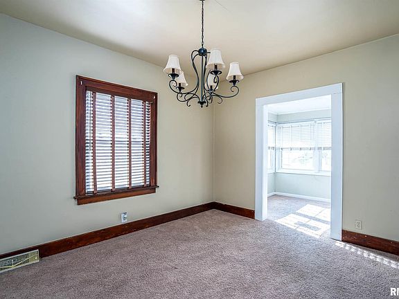 4th image of 1822 36th St