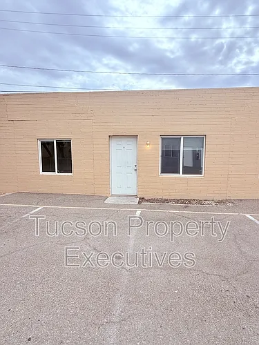 2411 S 6th Ave Photo 1