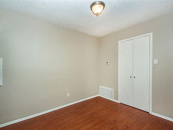 3rd image of 333 Melrose Dr APT 20B