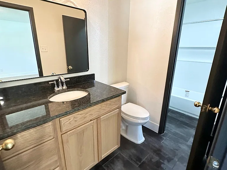 400 Wallace Dr — Photo 7