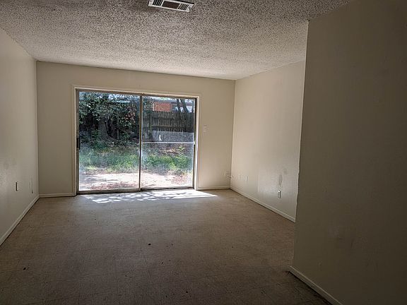 3rd image of 710 Mockingbird Ln